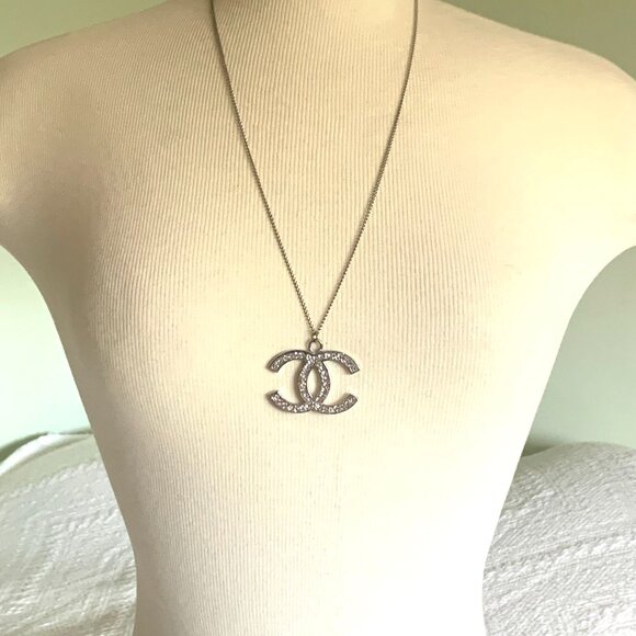 Vintage CC Logo Rhinestone Pendant on 23 inch Chain Necklace - Picture 1 of 10